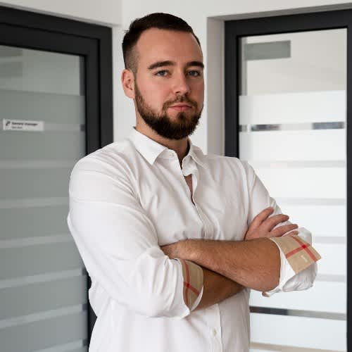 Arian Okresa, CEO of Alfacare, tells his experience about the branding and packaging design work with Hyperzon