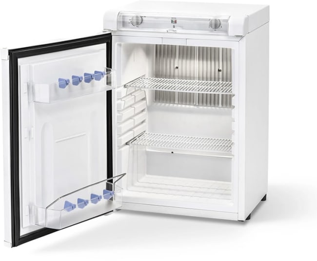 Omhengsling av kjøleskapsdør