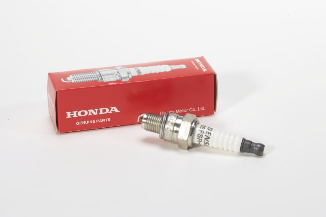 Tennplugg til Honda-aggregat EU 30is