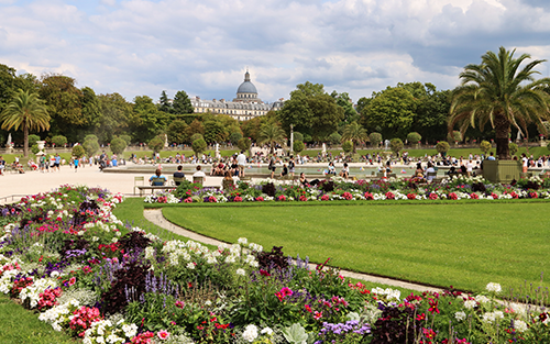 Perfecto para quienes buscan disfrutar de los parques y la tranquilidad de París. Reserva vuelo, hotel, paquete o seguro de viaje en viajes.travel.cl
