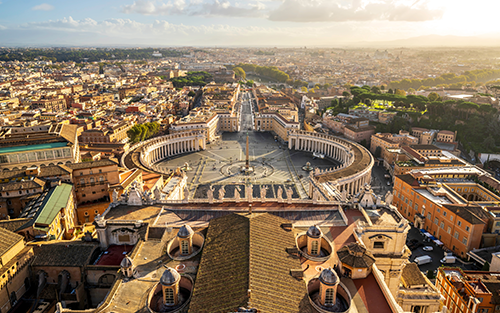 Perfecto para quienes buscan una experiencia religiosa y cultural en Roma. No te lo pierdas y reserva en Travel Club Agencia de Viajes.