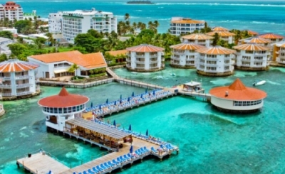 Decameron Aquarium