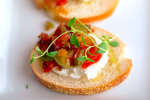 bruschetta with goat cheese | Classpop Shot