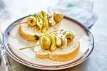 skewers of cured anchovies and green olives | Classpop Shot