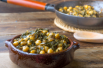 spinach and chickpeas spanish tapas | Classpop Shot