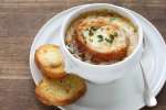 French onion soup with crostini | Classpop Shot