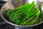 searing broccolini | Classpop Shot