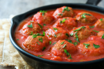 meatballs in red sauce | Classpop Shot