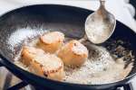 chef pan searing scallops | Classpop Shot