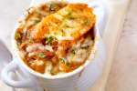 french onion soup with gruyere and croutons | Classpop Shot