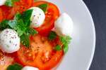 caprese salad with homemade mozzarella | Classpop Shot