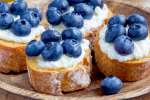 blueberry and brie cheese crostini | Classpop Shot