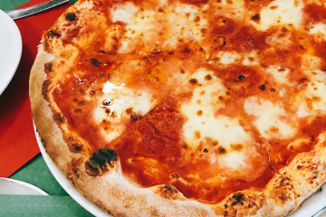 Learn to Make a Classic Pizza Pie
