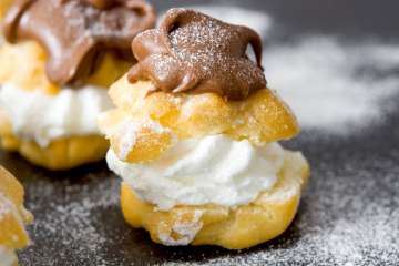 Classic Cream Puffs