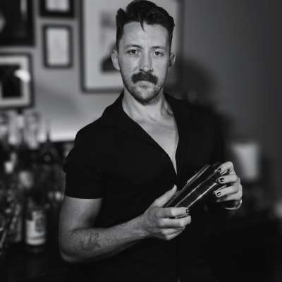 Mixologist Brett