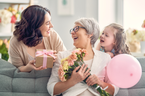 Top 6 Gift Ideas To Surprise Your Mother Without Losing Your Pocket Top 6 Gift Ideas To Surprise Your Mother Without Losing Your Pocket