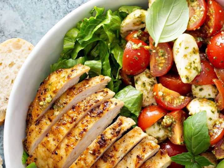 Chicken Horiatiki Salad | Classpop Shot