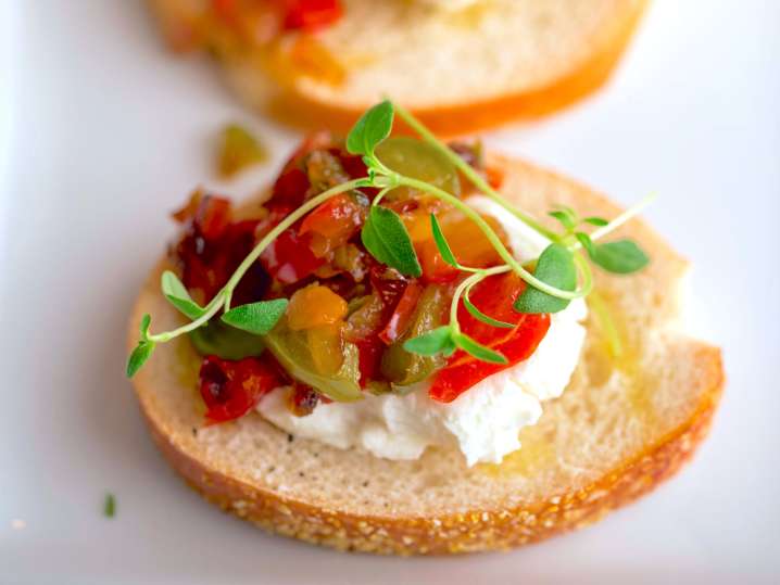 bruschetta with goat cheese | Classpop Shot