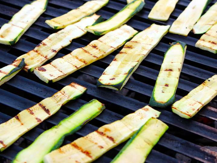 grilling zucchini | Classpop Shot