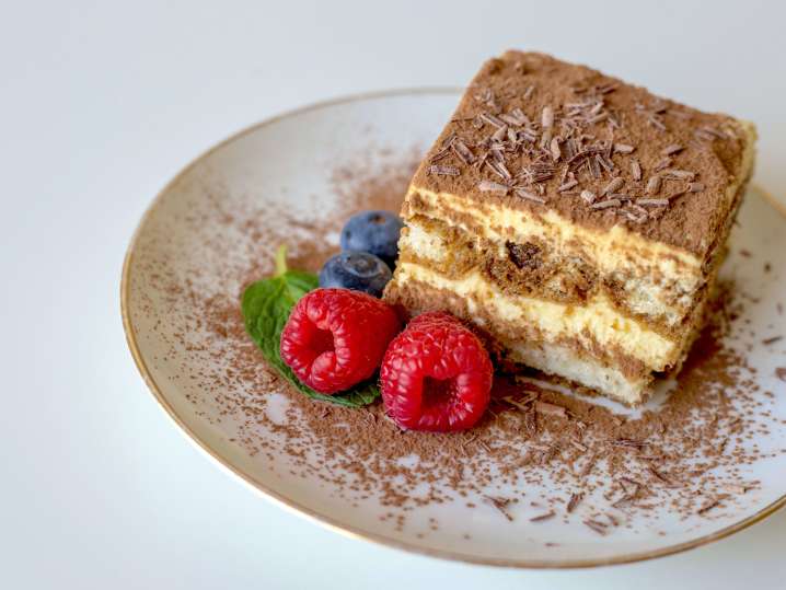 tiramisu with berries | Classpop Shot