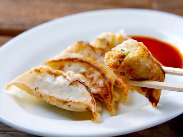 chicken gyoza dumplings with soy sauce | Classpop Shot