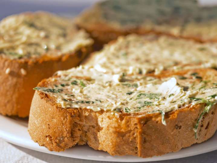 bread with garlic butter | Classpop Shot