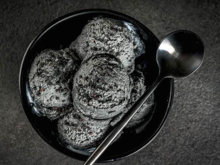 black sesame ice cream | Classpop Shot