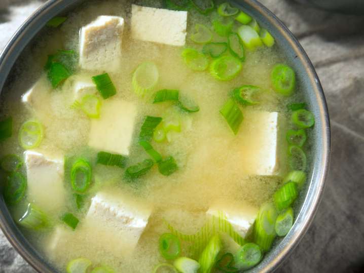 tofu miso soup with green onions | Classpop Shot