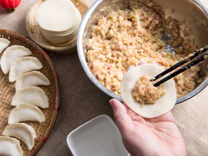 making dumplings | Classpop Shot