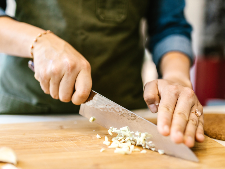 Los Angeles - cutting garlic Shot