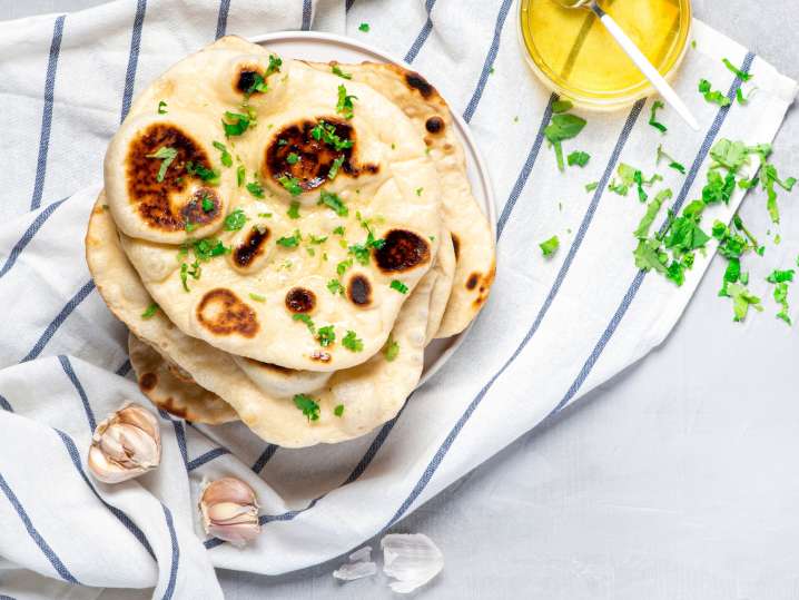 Fresh naan garlic bread Shot