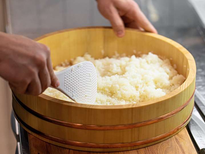 Cooking perfect sushi rice Shot