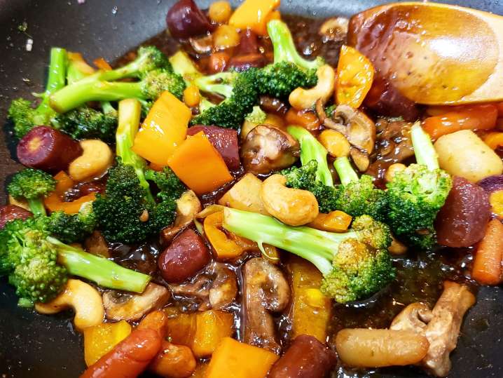 Cooking vegetarian stir-fry Shot