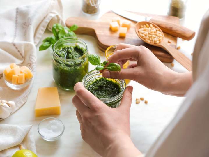 Making pesto Shot