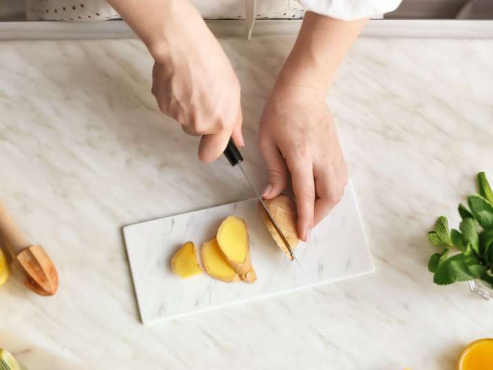 Cutting ginger Shot