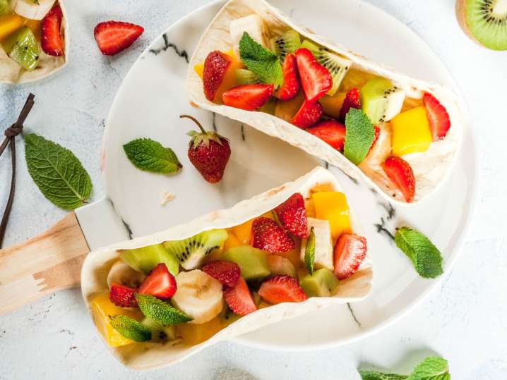 Dessert fruit tacos Shot