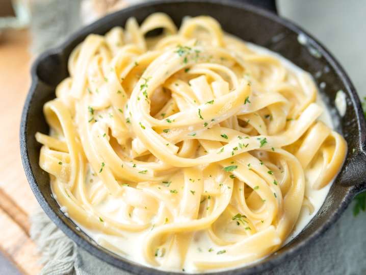 Fresh fettuccine pasta Alfredo Shot