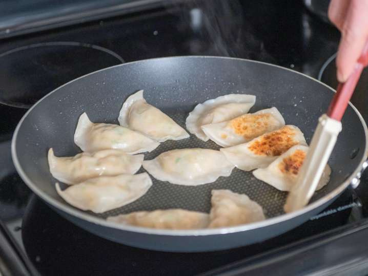 Pan searing gyoza Shot