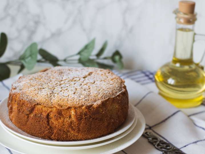 olive oil cake Shot