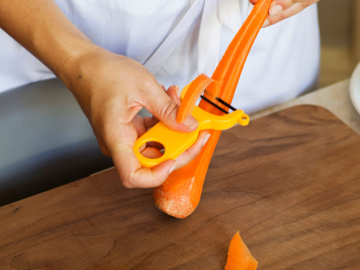 San Diego - peeling carrot Shot