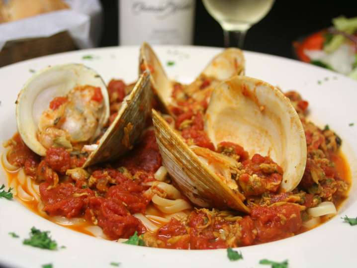 Savannah - homemade linguine with clams Shot