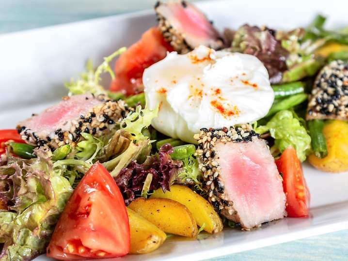 tuna Nicoise salad Shot