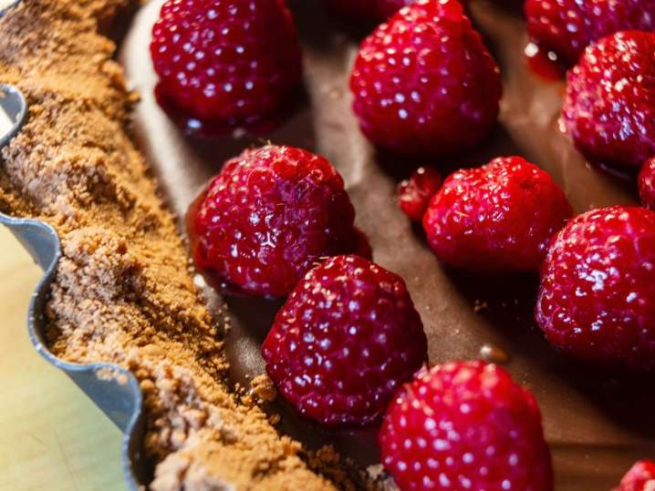 chocolate raspberry tart Shot