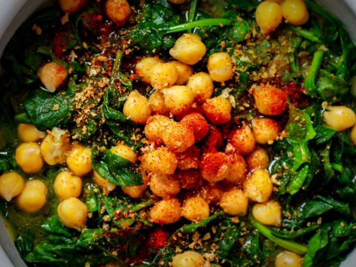 chickpeas and spinach Shot