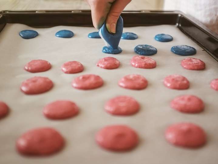 Atlanta - cropped-image-hand-making-cookies-baking-sheet Shot