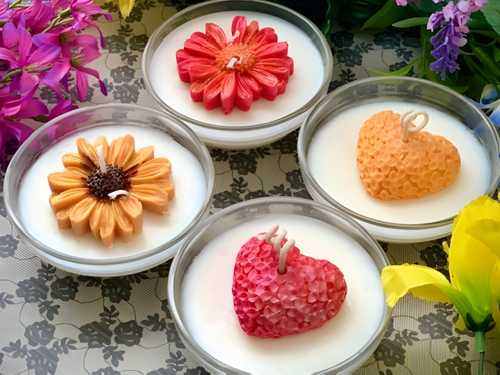 Orlando - candles with flowers and heart shape wax Shot