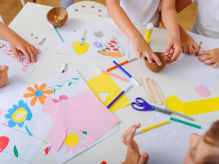 Charlotte - kids drawing in art class Shot