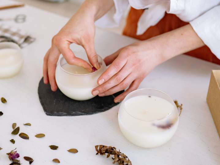 Dallas - decorating candles (2) Shot