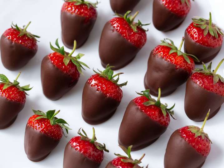 Columbus - strawberries dipped in chocolate Shot