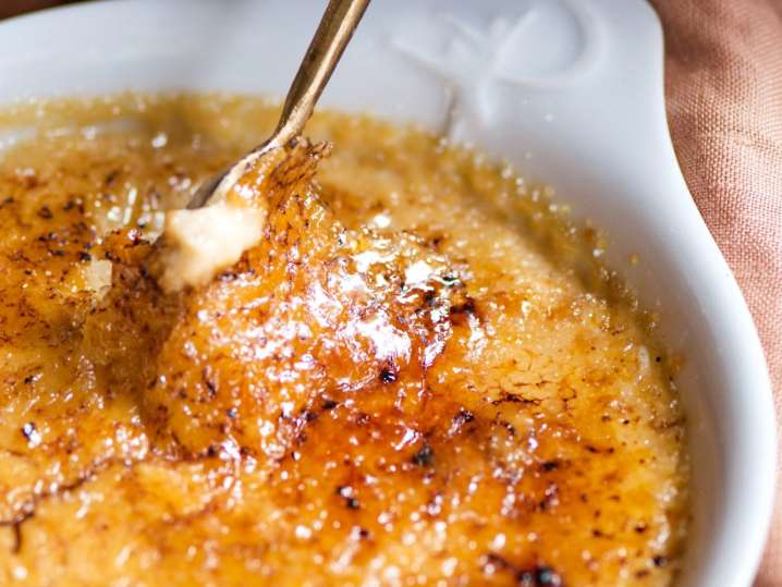 eating crema catalana | Classpop Shot